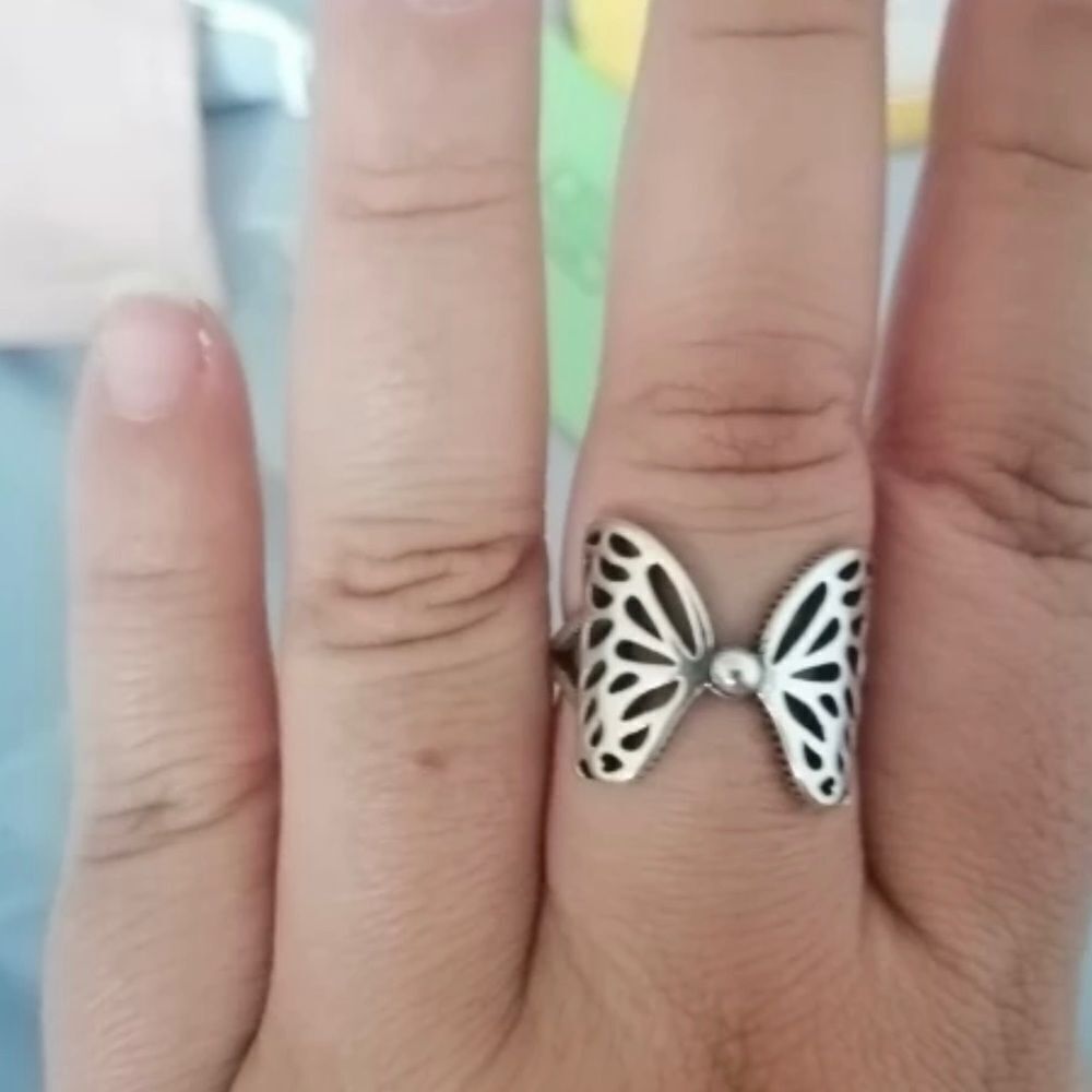 SILVER ADJUSTABLE BUTTERFLY FASHION RING